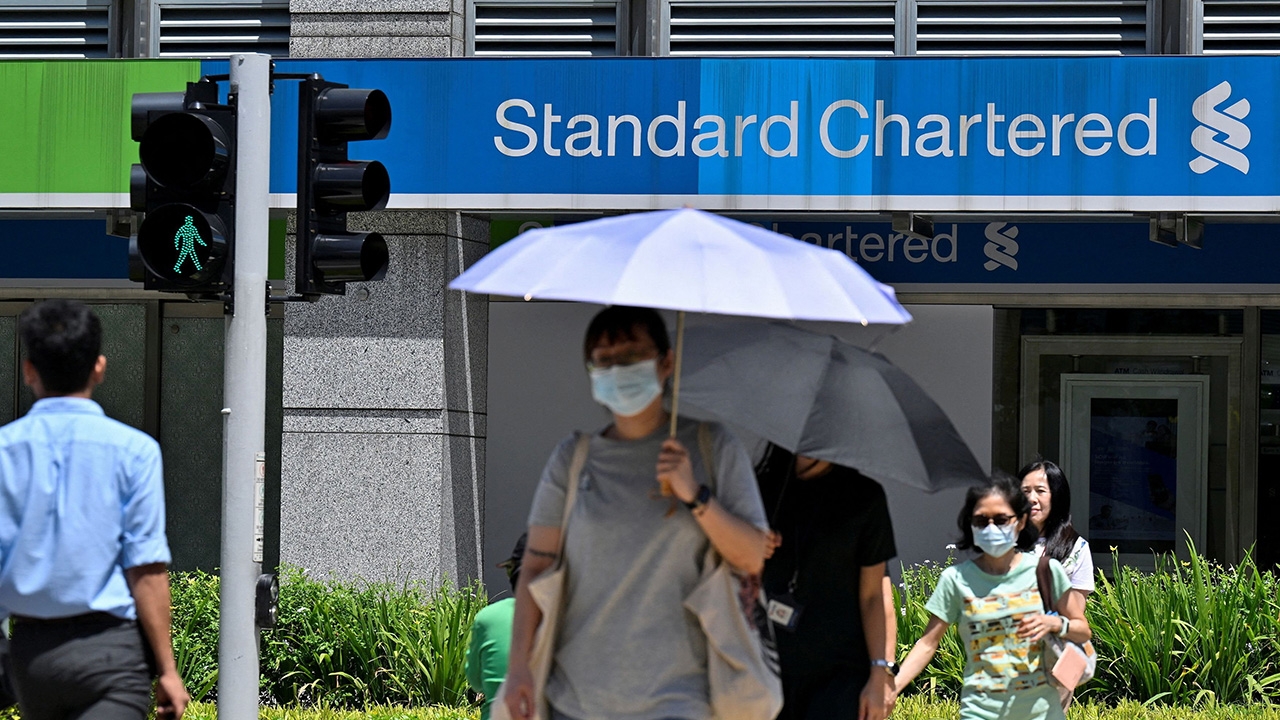 ธนาคารใหญ่ของอังกฤษโละคน ตามโครงการประหยัดต้นทุน