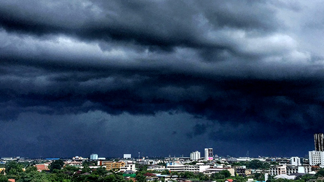 สภาพอากาศวันนี้ ทุกภาคฝนหนัก เตือน 39 จว.เสี่ยงฝนถล่ม ระวังน้ำท่วม