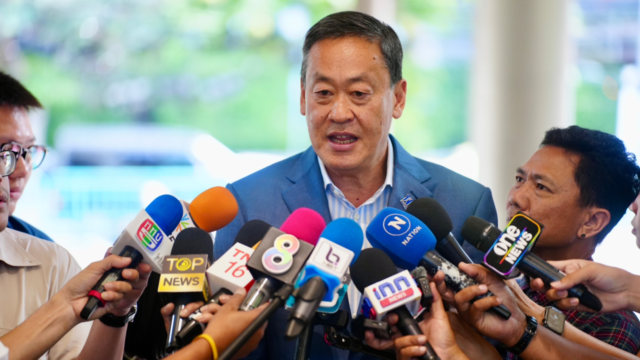 “เศรษฐา” ไม่รู้ ชินวัตร เบรก “ทักษิณ” กลับไทย ปัดรอเสียบนายกฯ แทน “พิธา”