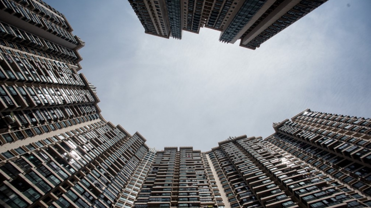 จีนเร่งอพยพคนนับพันออกจากอาคารสูง หลังพบรอยแตกร้าวบนพื้นถนน