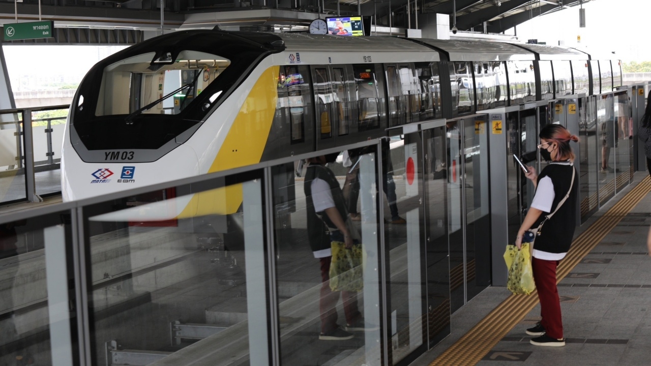 เช็กที่นี่ รถไฟฟ้าสายสีเหลือง เปิดให้ทดลองเพิ่ม 9 สถานี เริ่ม 6 โมงเช้า 12 มิ.ย.