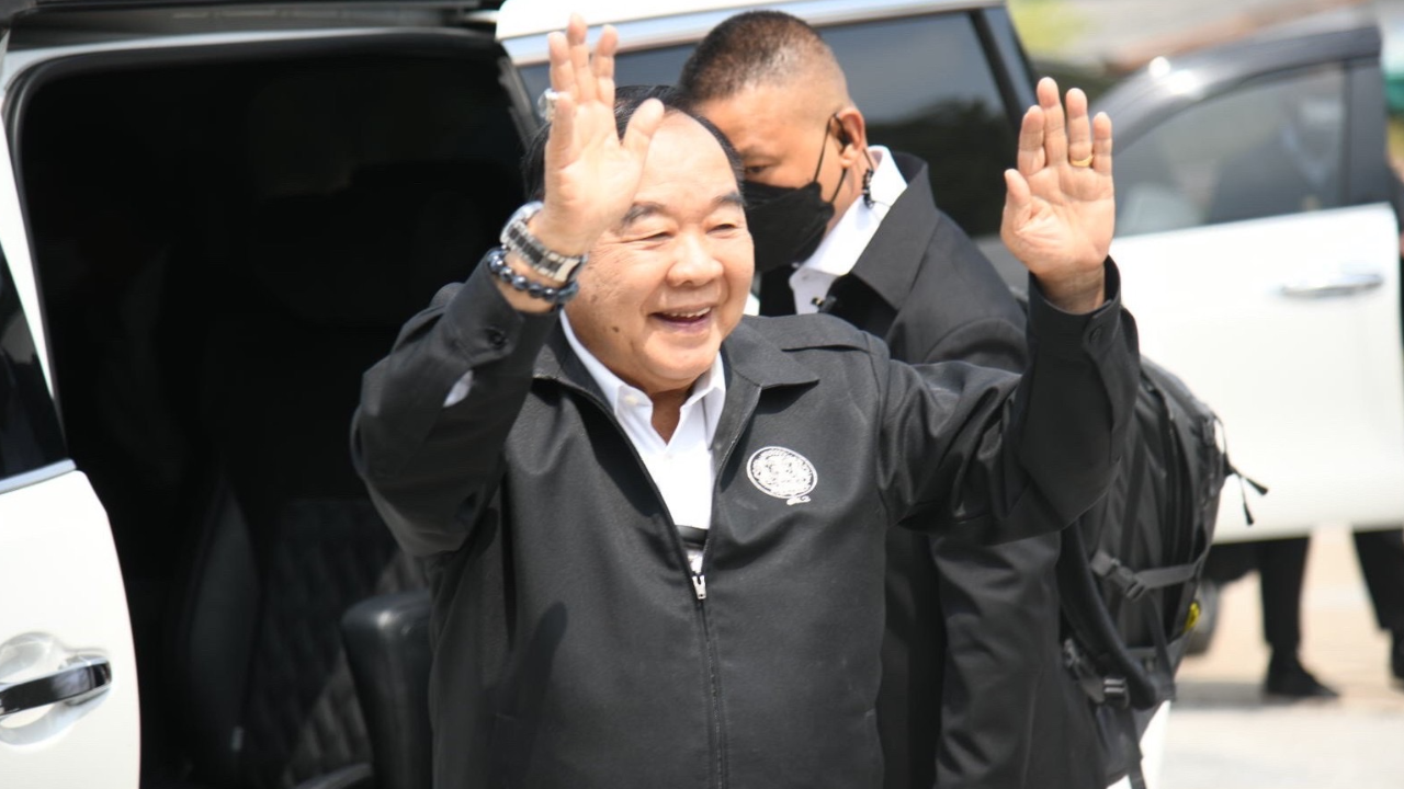 “ลุงป้อม” ควง ”สันติ” ลุยเพชรบูรณ์ แก้ปัญหาน้ำ-ที่ดิน หลัง กวาด ส.ส. ยกเข่ง