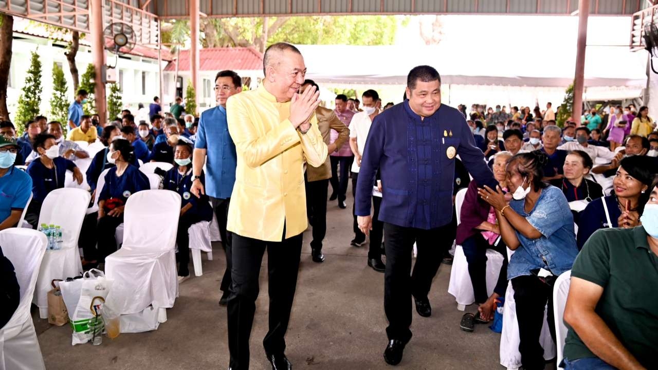 "เฉลิมชัย" หนุนงานวิจัยพันธุ์ข้าว ลดต้นทุน ชูเทคโนโลยี เพื่อแข่งตลาดโลก