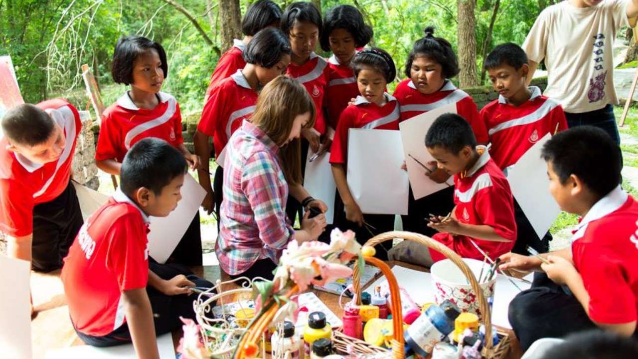 ดร.รัตนา นำความฝันสูงสุด ร.9 มาสืบสานการศึกษาและพัฒนาให้เยาวชนไทย