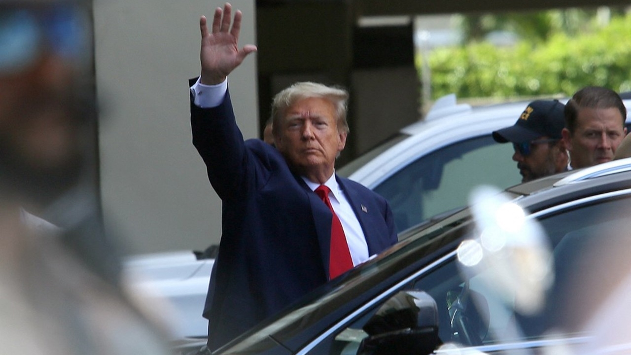 ทรัมป์ขึ้นศาลไมอามี คดีซุกเอกสารลับ ปฏิเสธทุกข้อกล่าวหา