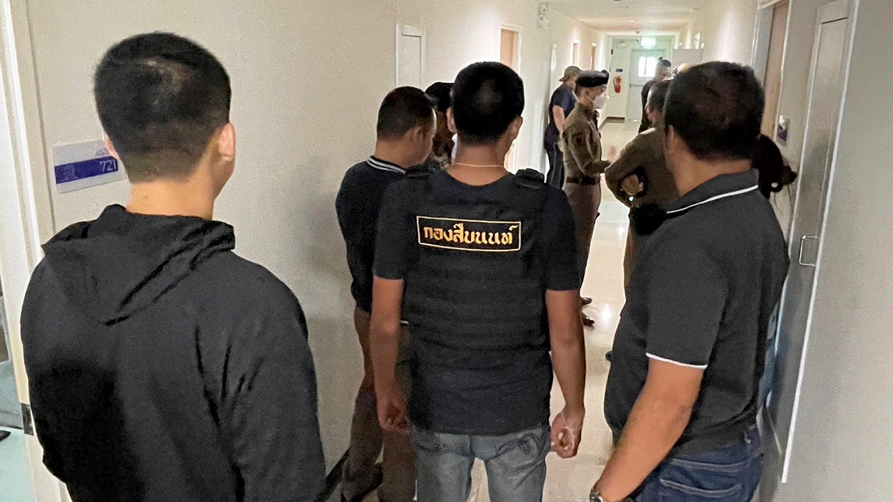 วิวาทกับแฟนยื้อแย่งปืนลั่น เจาะหัวตัวเอง! ญาติยังข้องใจตรวจเขม่าสาว