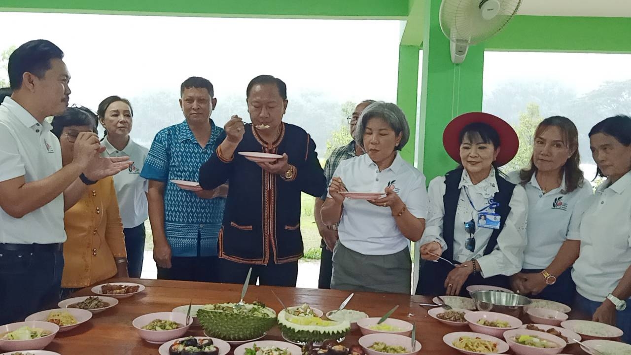 สภาอุตฯ จับมือ มรภ.ศรีสะเกษ เปิดเมนูเด็ดทุเรียนภูเขาไฟ หลังฝนตกทำผลร่วง 