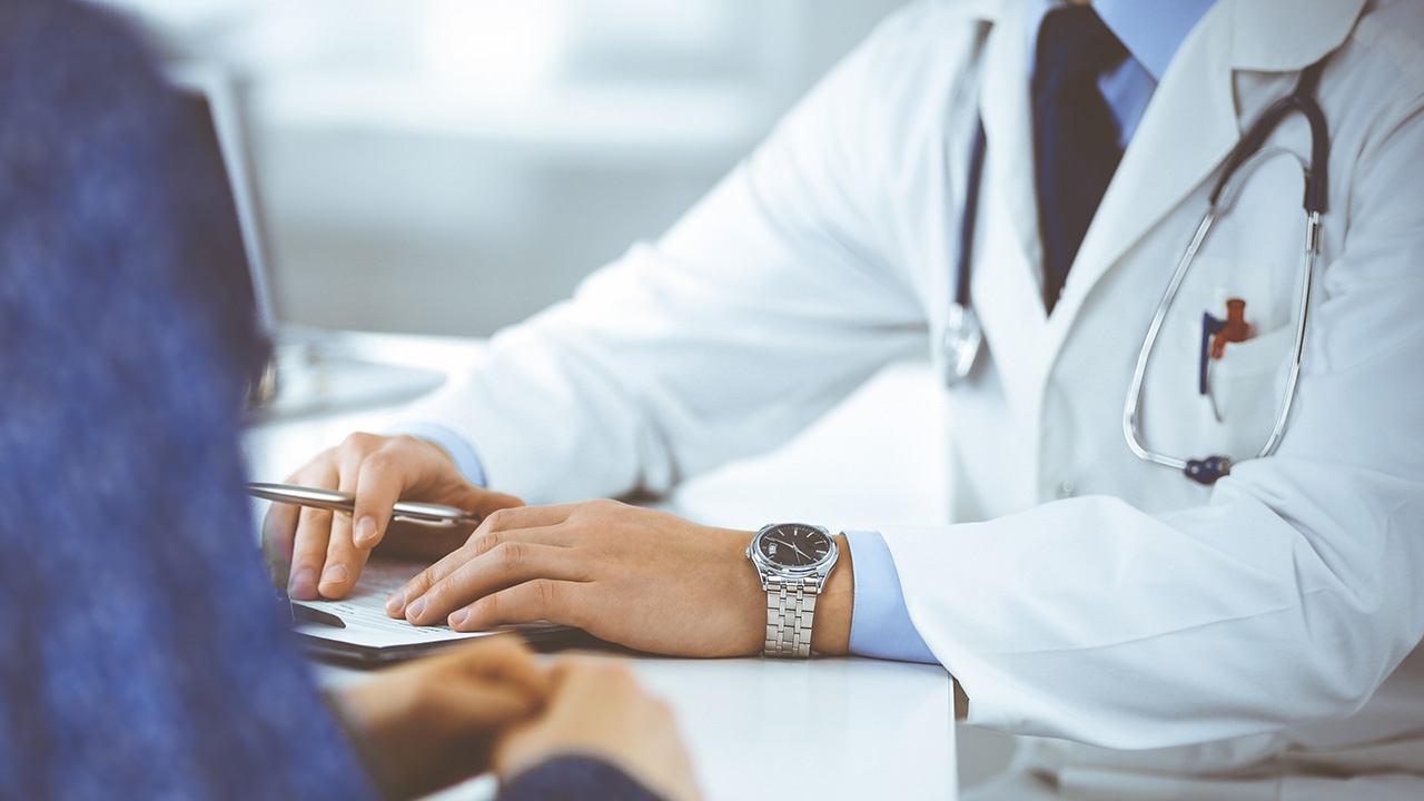 กสพท.ฟังข้อเสนอแก้ปัญหาแพทย์ลาออก แนะถกรวบสอนหมออินเทิร์นรอบด้าน