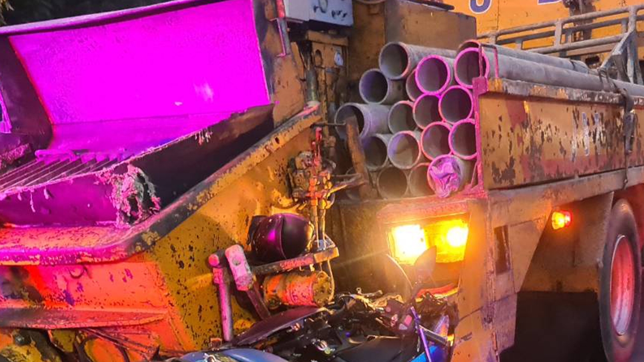 หนุ่มรัสเซียซิ่ง จยย. เปิดบลูทูธเพลงดังลั่น ชนท้าย 6 ล้อดับสยองคาถนน