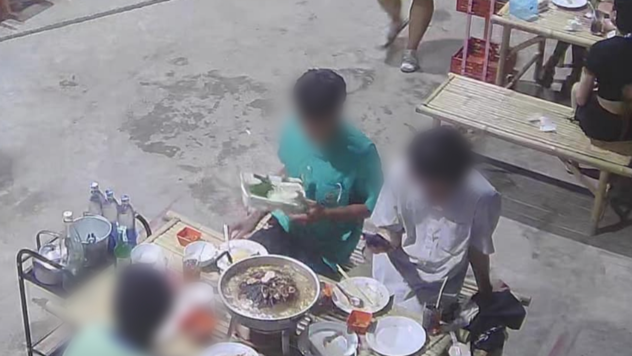 เกินไปไหม นักเรียนสั่งน้ำแข็งเพิ่ม ทักผิดคิดว่าเด็กเสิร์ฟ เจอหนุ่มตบหน้าหัน