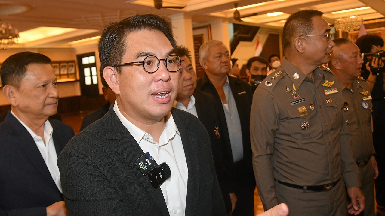 แฉเกมสกัดขา "วิโรจน์" ลั่นเปิดหน้าไอ้โม่ง ปลุกผีไอทีวีขวางตั้งรัฐบาล