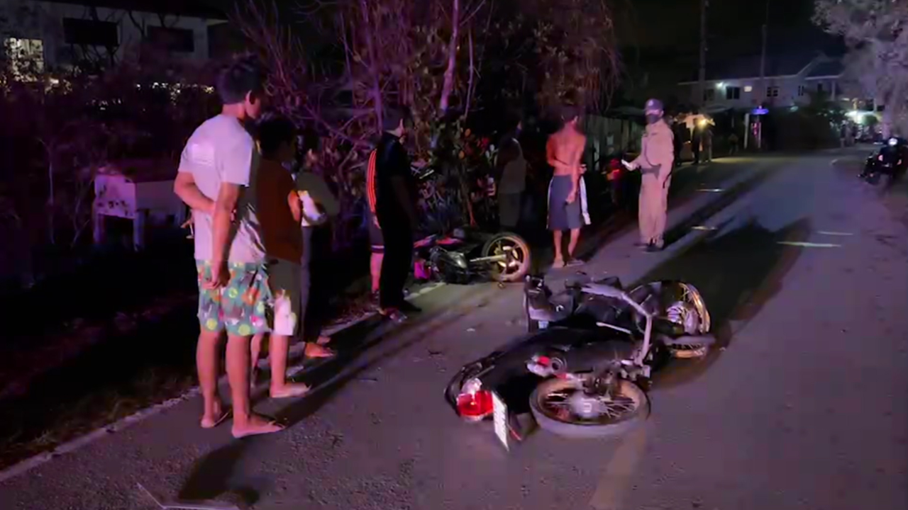 "ถนนมืด-ทางโค้ง" จยย. 2 คัน ประสานงาสนั่น ตาย 1 เจ็บสาหัส 1