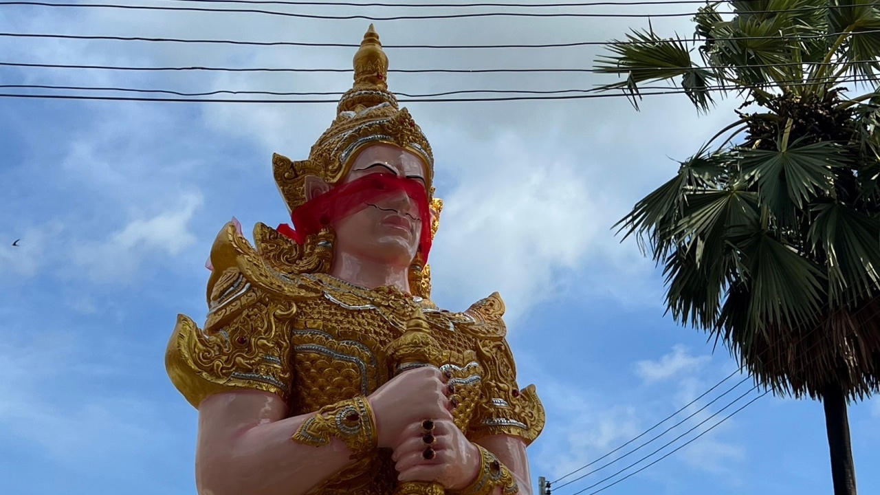 ศรัทธาเปี่ยมล้น พิธีเบิกเนตร "ท้าวเวสสุวรรณ" คอหวยไม่พลาดส่อง "เลขเด็ด" ลุ้นรวย