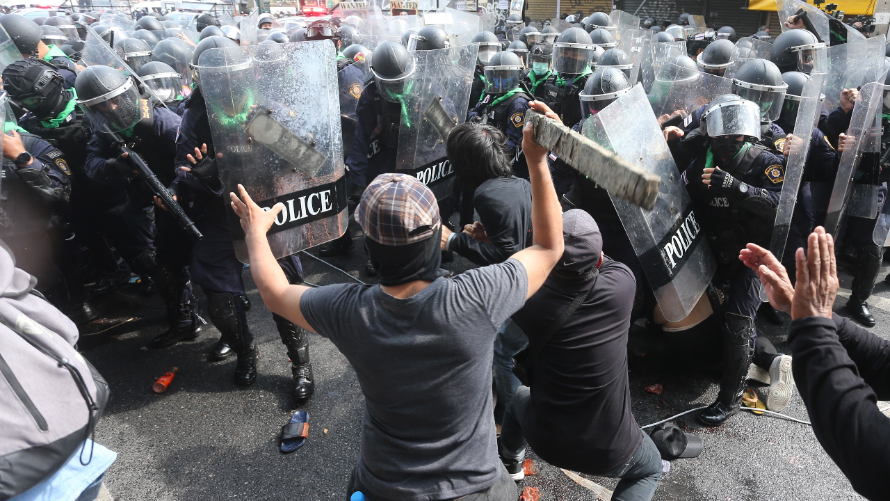 โพลนิด้า คนเบื่อชุมนุมการเมือง กังวลเศรษฐกิจย่ำแย่หากเกิดม็อบต้านรัฐบาลใหม่