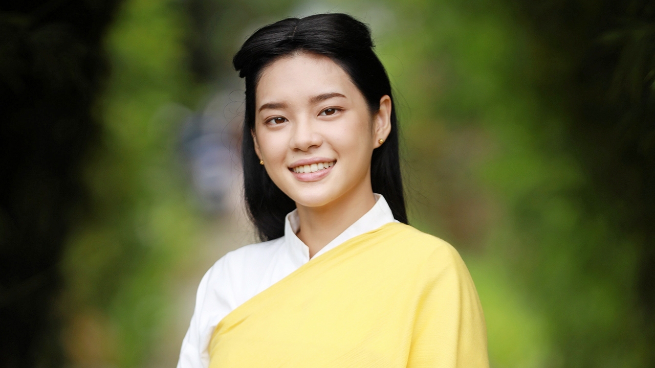 "เฌอปราง BNK48" สลัดภาพไอดอลสวมมาดกวีหญิง ประกบ "โทนี่ รากแก่น" ใน "บุษบาลุยไฟ"