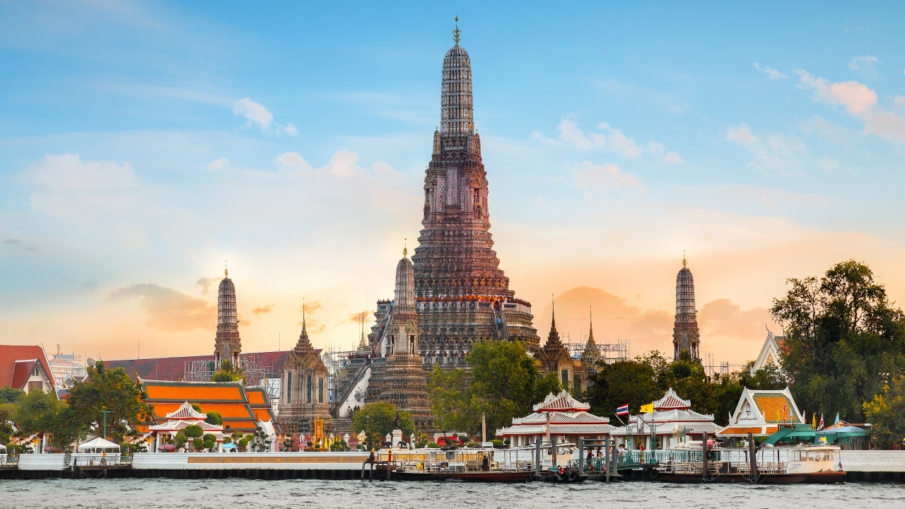 กรมศิลปากร สำรวจพบ "มณฑปทิศ" วัดอรุณฯ ทรุดเอียง แต่ยืนยันไม่เป็นอันตราย