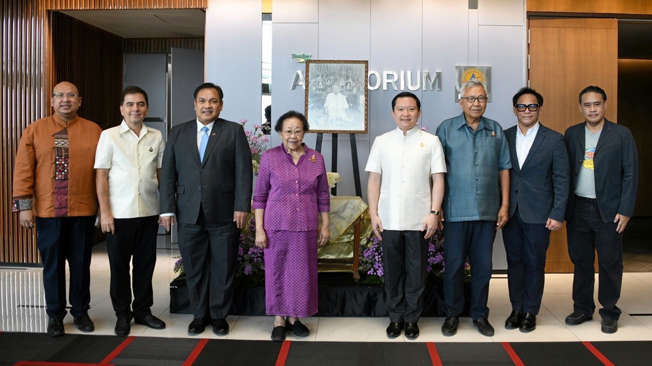"มาลินี สาคริก" มอบรางวัลให้ผู้ชนะการประกวดบรรเลงดนตรีไทยศรทอง ประจำปี 2565