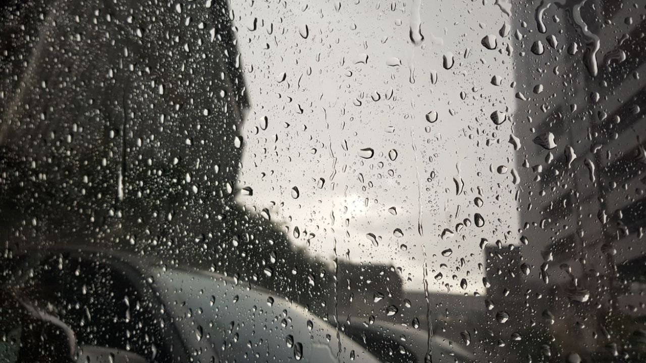 สภาพอากาศวันนี้ "ทุกภาคฝนลด" อีสานตกหนักบางแห่ง กทม.มีฝนร้อยละ 30