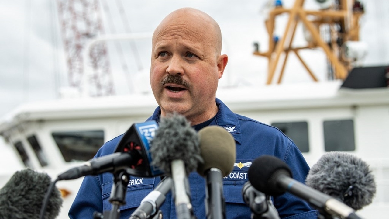 กู้ภัยแข่งกับเวลา หาเรือดำน้ำสูญหาย เหลือออกซิเจนพอหายใจแค่ 40 ชม.