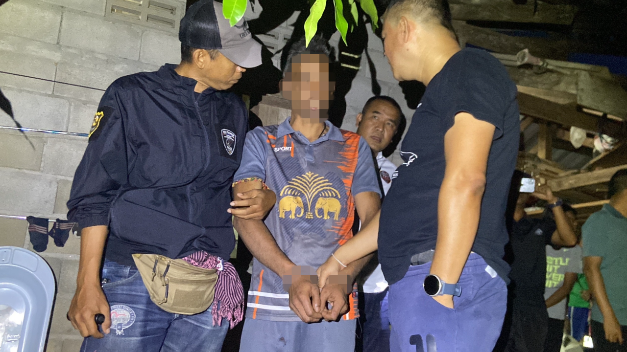 หนุ่มขี้ยาหลอนกัญชา คว้ามีดพร้าเชือดคอหนุ่ม 32 หลอดลมขาดดับสยอง