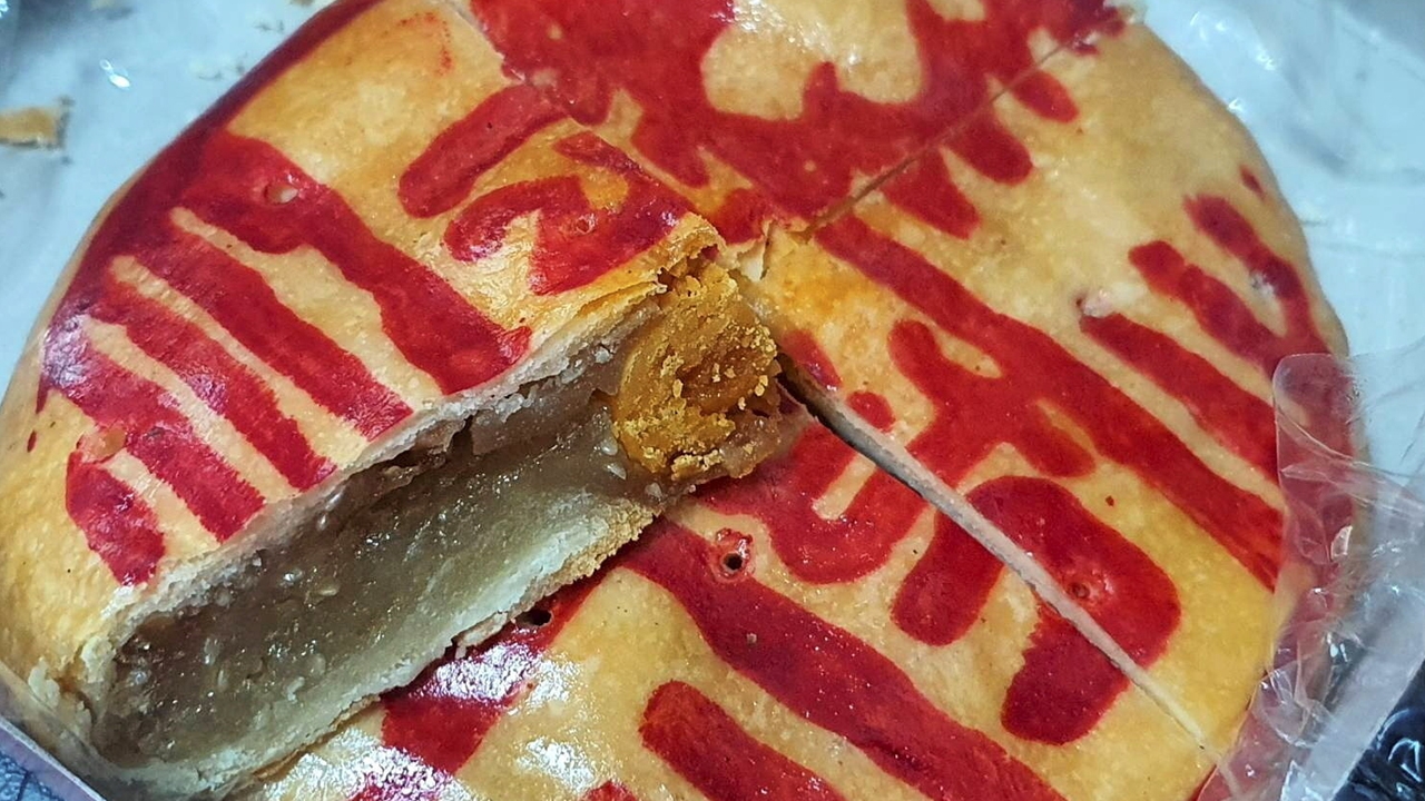 ตั้งกุ้ยกี่ ขนมเปี๊ยะอร่อย ตลาดเก้าห้อง สุพรรณบุรี