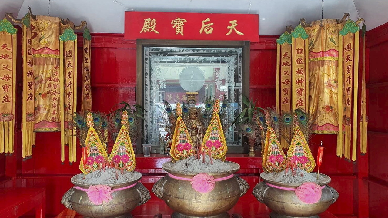 ฮู้ใหญ่ ตลาดเก้าห้อง พลังฮู้ สู้พลังร้าย