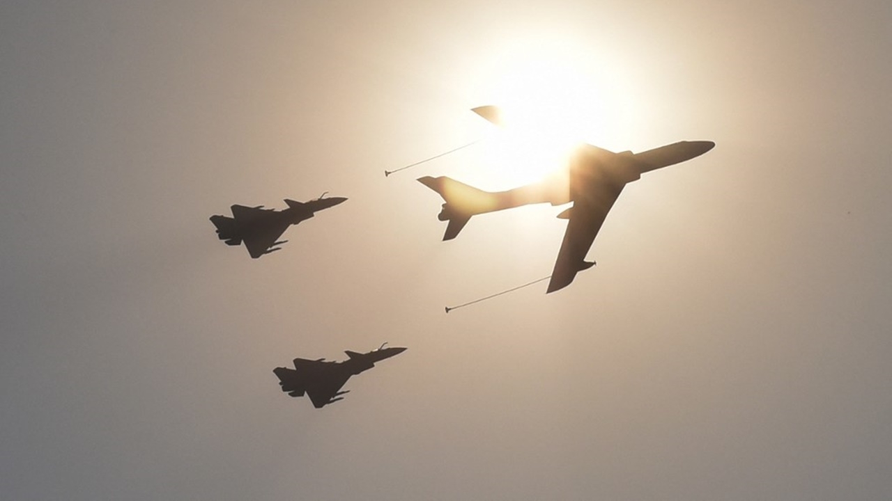 ไต้หวันโวยจีน ส่งเครื่องบินรบ 8 ลำเข้าใกล้ชายฝั่ง ห่างแค่ 44 กม.