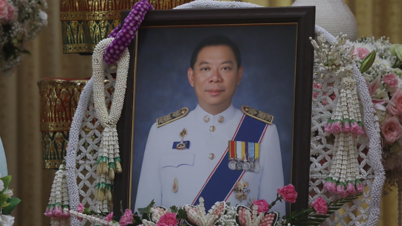 นายกฯ พร้อมภริยา เป็นประธานงานสวดพระอภิธรรม "ผู้ว่าฯ หมูป่า" คืนที่ 3