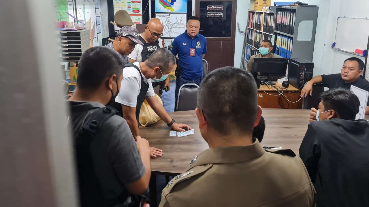 แก๊งเงินกู้ยิงผัวเมียเจ็บ หนีข้ามจังหวัด ถูกจับที่ระยอง เหตุแย่งลูกค้า