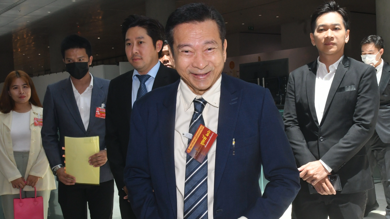 "ชัชวาลล์ คงอุดม" รายงานตัว ส.ส.ที่สภา-วันที่ 4 มาแล้ว 10 พรรค