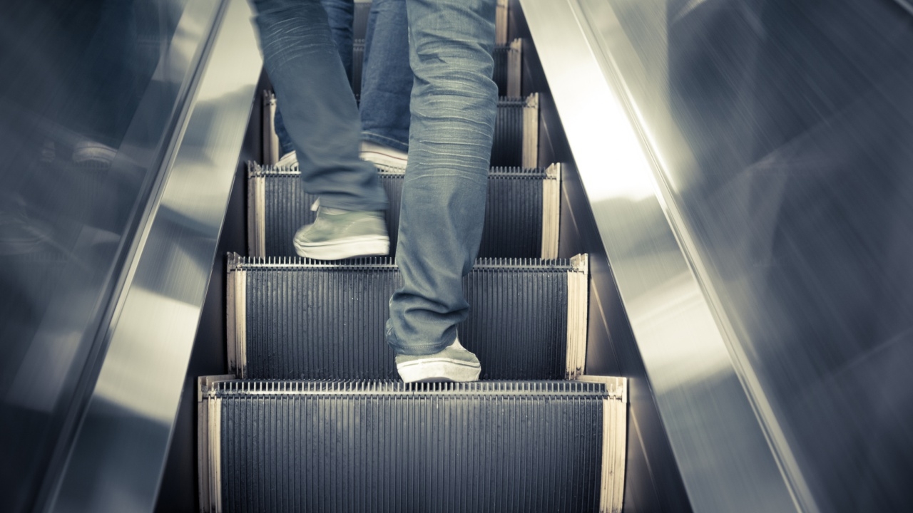 เช็กจุดเสี่ยงอันตรายบน "บันไดเลื่อน" หลีกเลี่ยงได้ ลดอุบัติเหตุเกือบ 100%