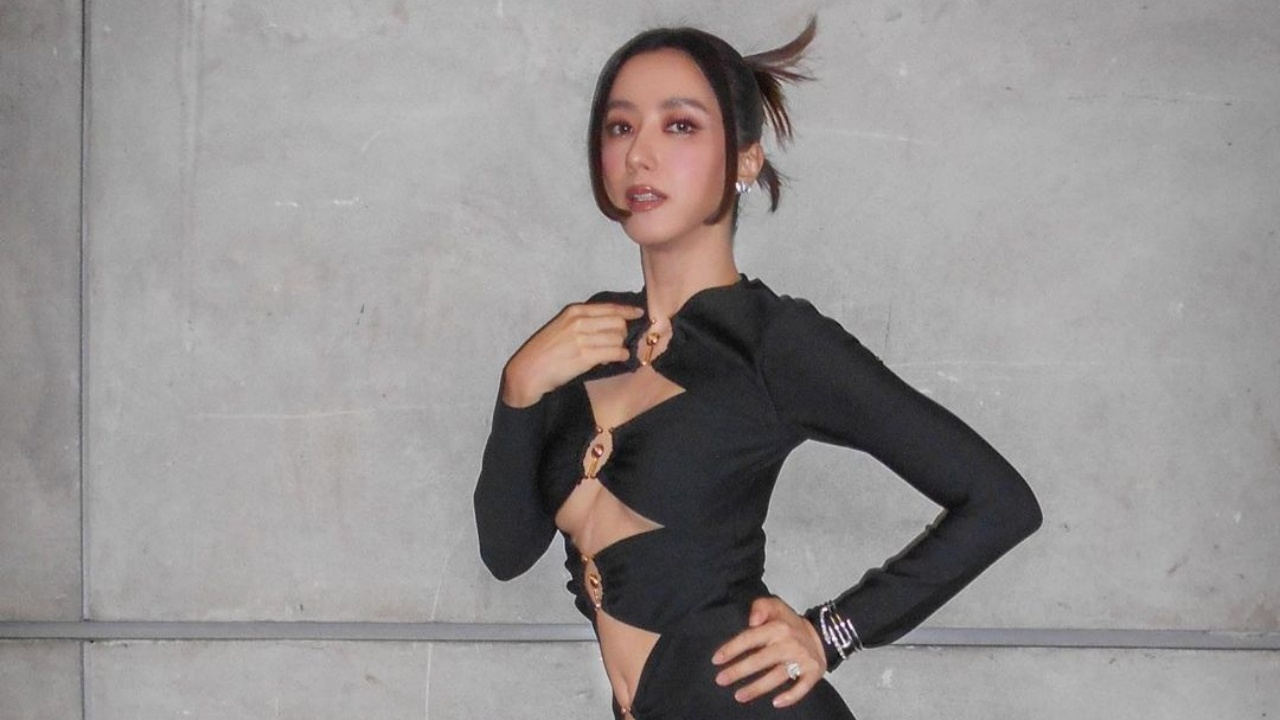 ไอซ์ อภิษฎา อวดชุดแซ่บไปซื้อแพมเพิร์ส แหวกเว้าทั้งหน้าอกหน้าท้อง