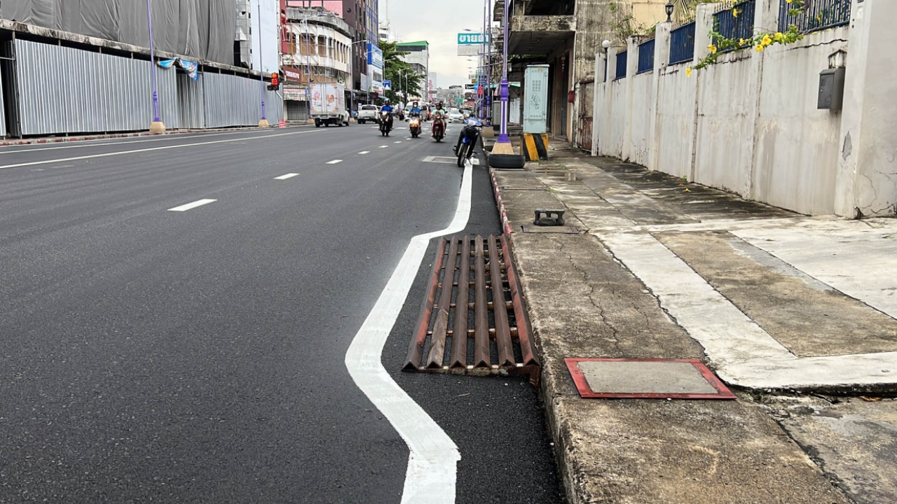 สั่งแก้ด่วน หาดใหญ่ขำกันทั้งเมือง ตีเส้นจราจรอ้อมสิ่งกีดขวาง 