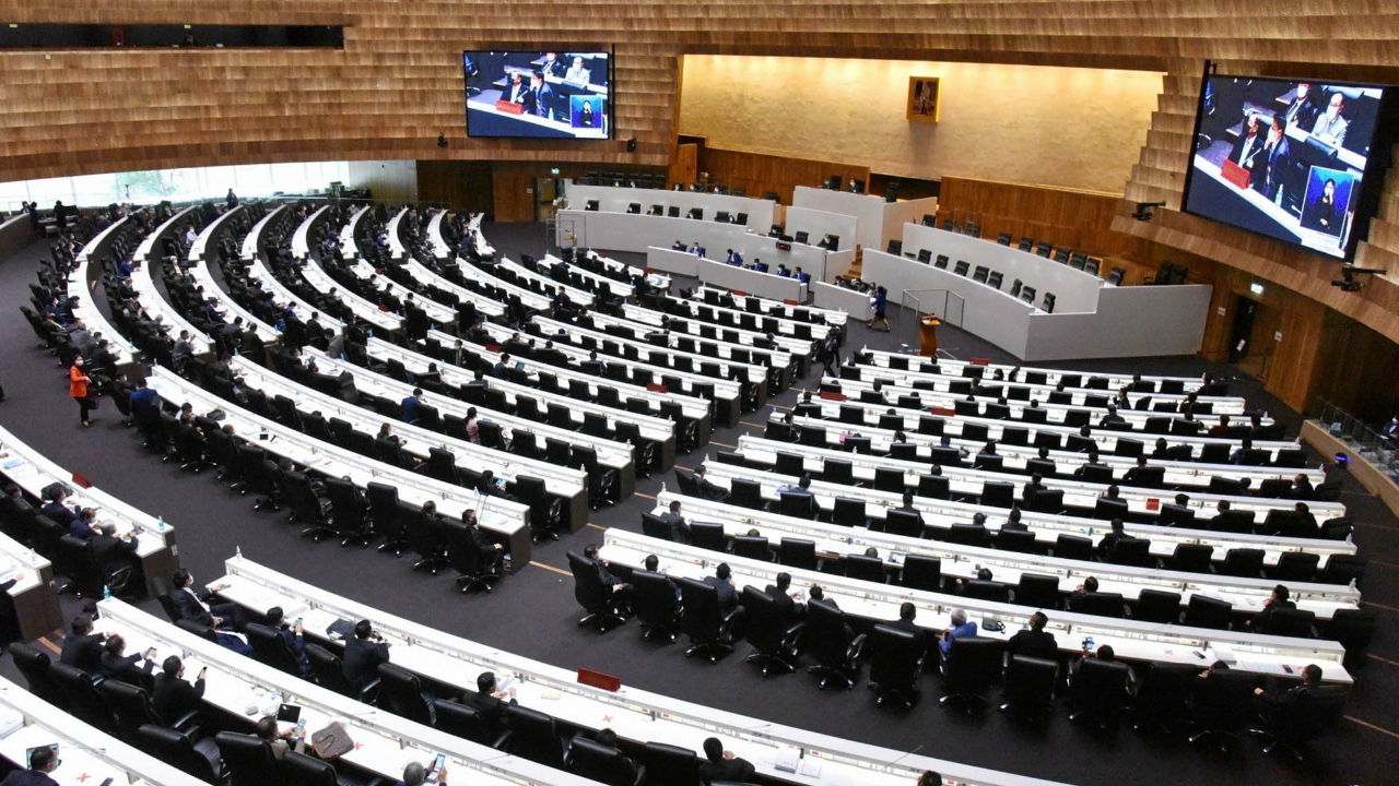 ศึกชิงเก้าอี้ ประธานสภา "เพื่อไทย-ก้าวไกล" ทีเด็ดใหม่น่ากังวลกว่า "หุ้นไอทีวี"