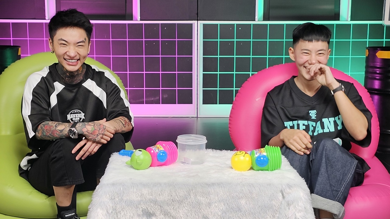 วิว-เบ๊ดตี้ ขั้นสุดศีลเสมอกัน แฉความไม่ตรงปก แต่งรูปจนหัวนมเบี้ยว (คลิป)