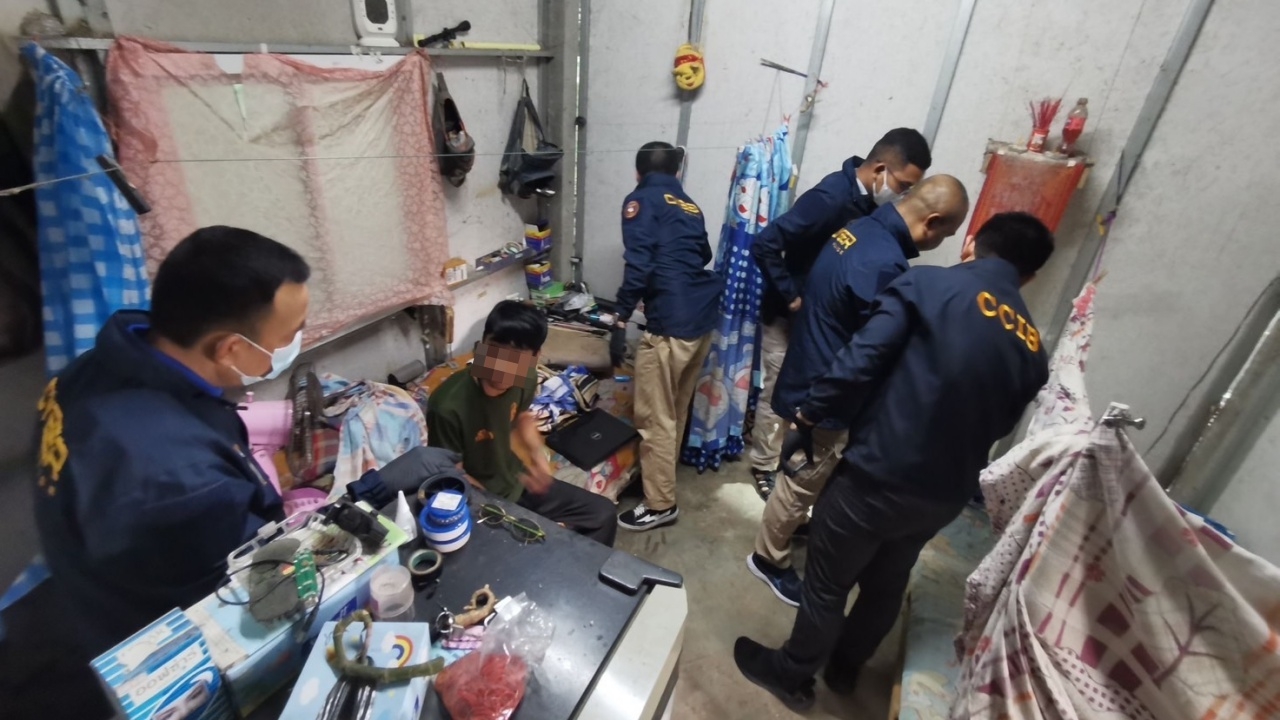 จับหนุ่มวัย 22 ปี ลวงเด็กหญิงถ่ายคลิปโป๊ ขายกลุ่มลับ สารภาพทำมานาน 2 ปี