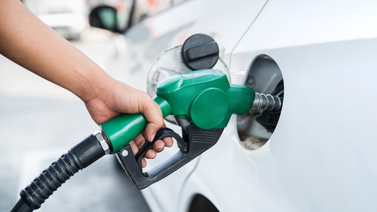 今日油价，2023 年 6 月 30 日，更新各种油的价格，与 4 个泵相比。
