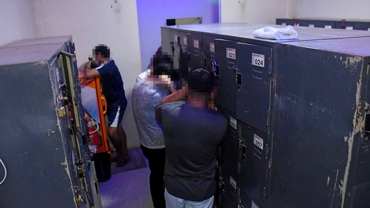 ทลาย "ซาวน่าเกย์" นัดจับคู่ "เสพสุข" กันสนุก เปิดเป็นฟิตเนสบังหน้า!