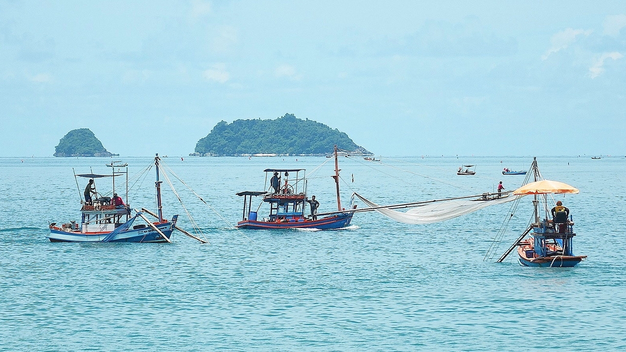 เรือช้อนเคย วิถีชาวเกาะช้าง