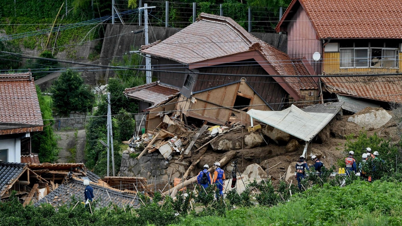 ญี่ปุ่นระทึก น้ำท่วม ดินถล่ม หลังฝนตกหนักสุดชนิดไม่เคยเจอ ตาย 6 ศพแล้ว