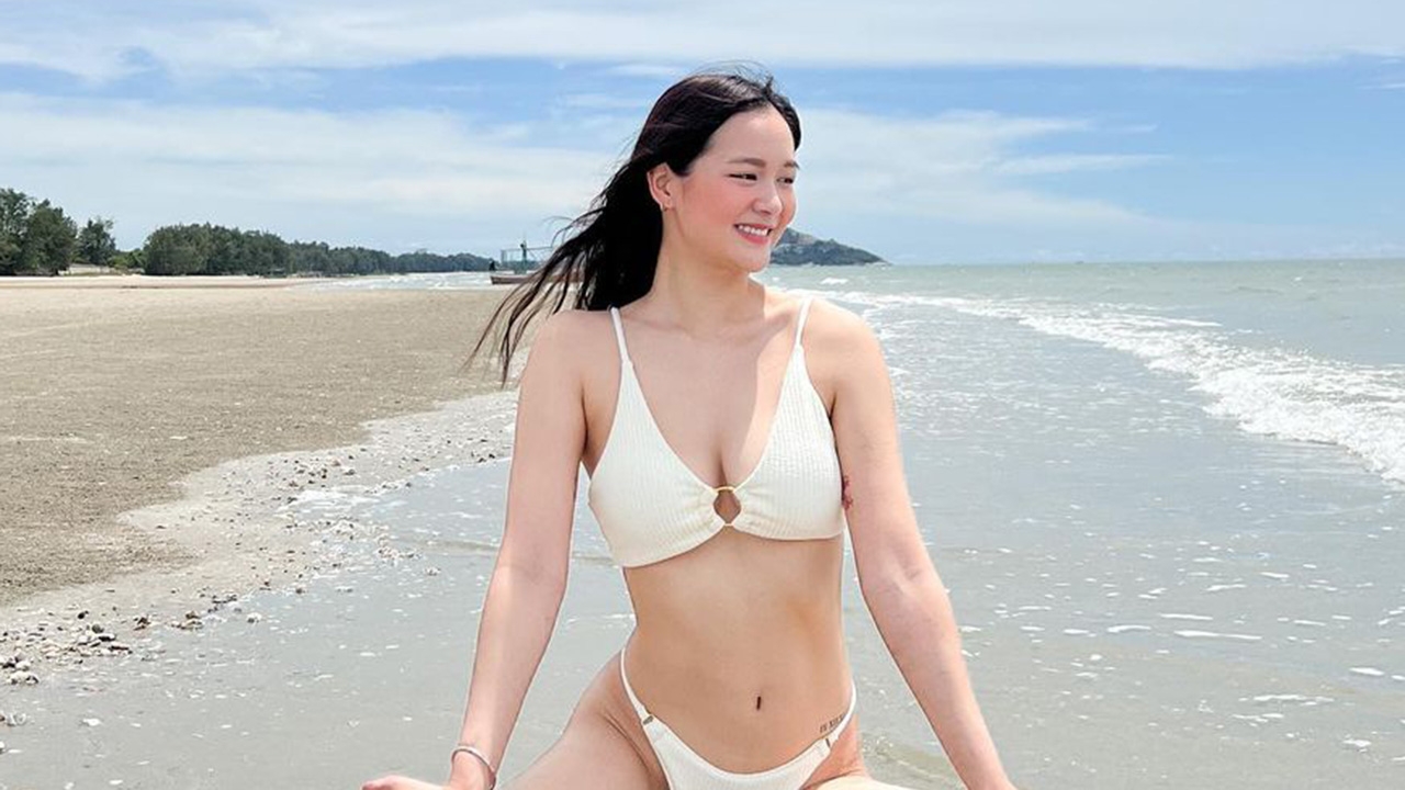 สวยแซ่บ "น้องเหนือ-ดิสรยา" อวดความเซ็กซี่ในชุดบิกินีสีขาว จน "แม่กบ" ต้องคอมเมนต์
