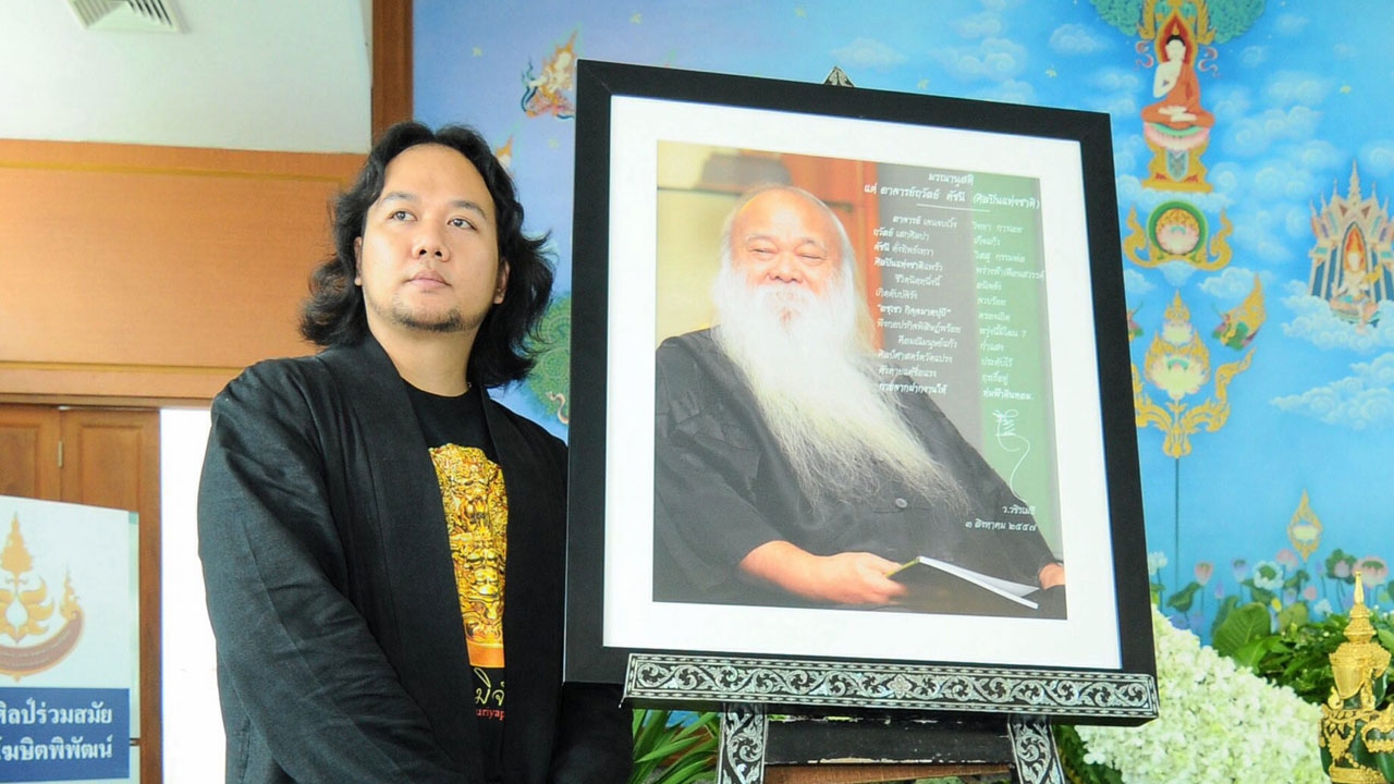 "ดอยธิเบศร์ ดัชนี" ตามหา "คนขับแท็กซี่" คันสีชมพู หวังช่วยเหลือส่งลูกเรียนจนจบ