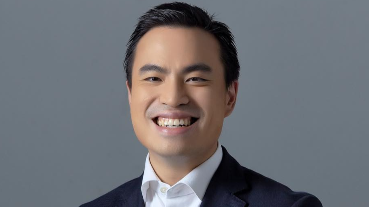 "เอกนัฏ" ย้ำ จุดยืนทางการเมืองชัด ไม่โยงใคร บอกเคารพ "สุเทพ" เหมือนพ่อ