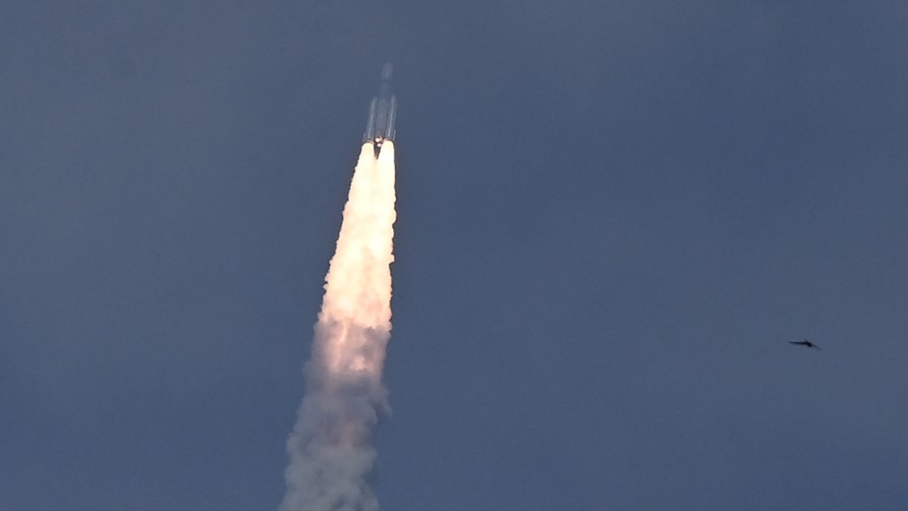 อินเดียเฮ! ประสบความสำเร็จปล่อยยานสำรวจดวงจันทร์ รอลุ้นอีกทีวันลงจอด