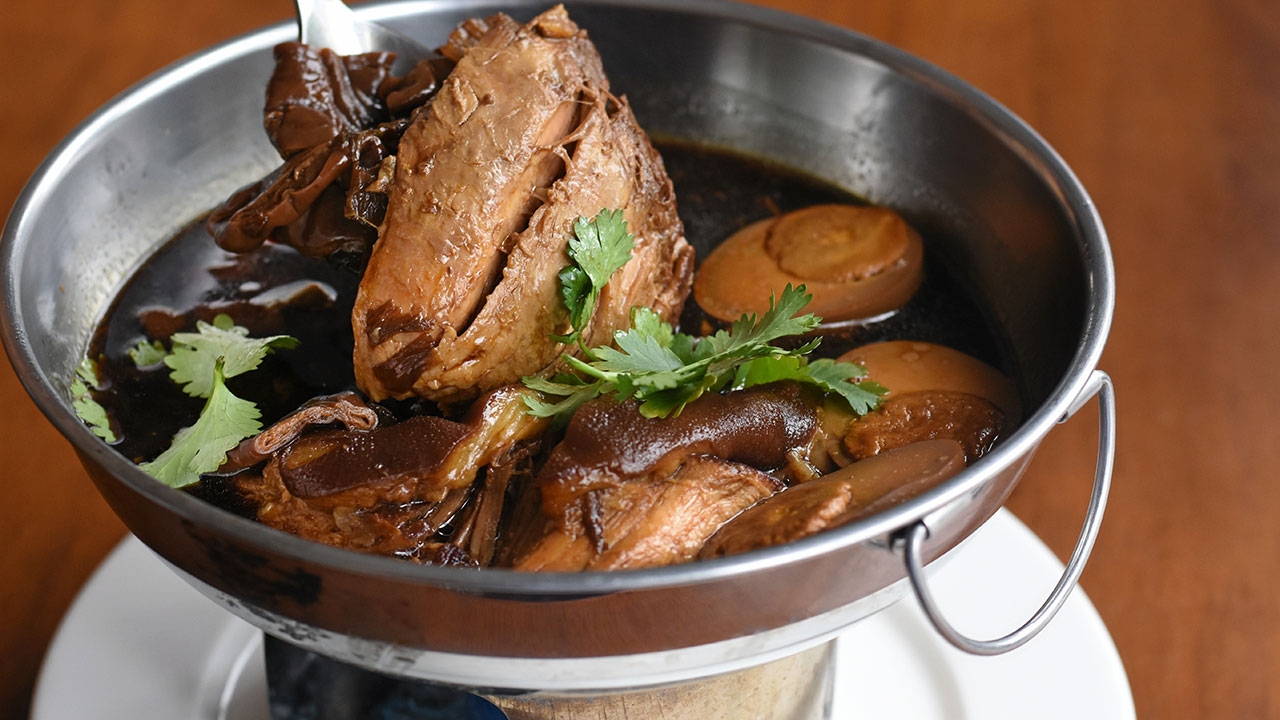 “Casa Blue” ชวนชิม “ขาหมูพะโล้แต้จิ๋วโบราณ”