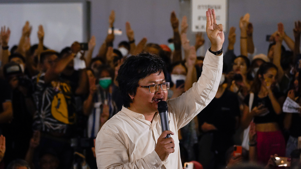 "อานนท์" โพสต์ก่อนโหวตนายกฯ ลั่นท้องถนนและในสภาต้องผสานพลังกัน