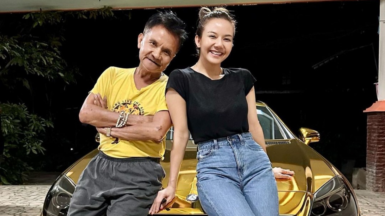 จ๊ะ นงผณี เปลี่ยนสีรถใหม่ให้พ่อ ชาวเน็ตส่องเลขทะเบียนรถ งวดนี้มาแน่