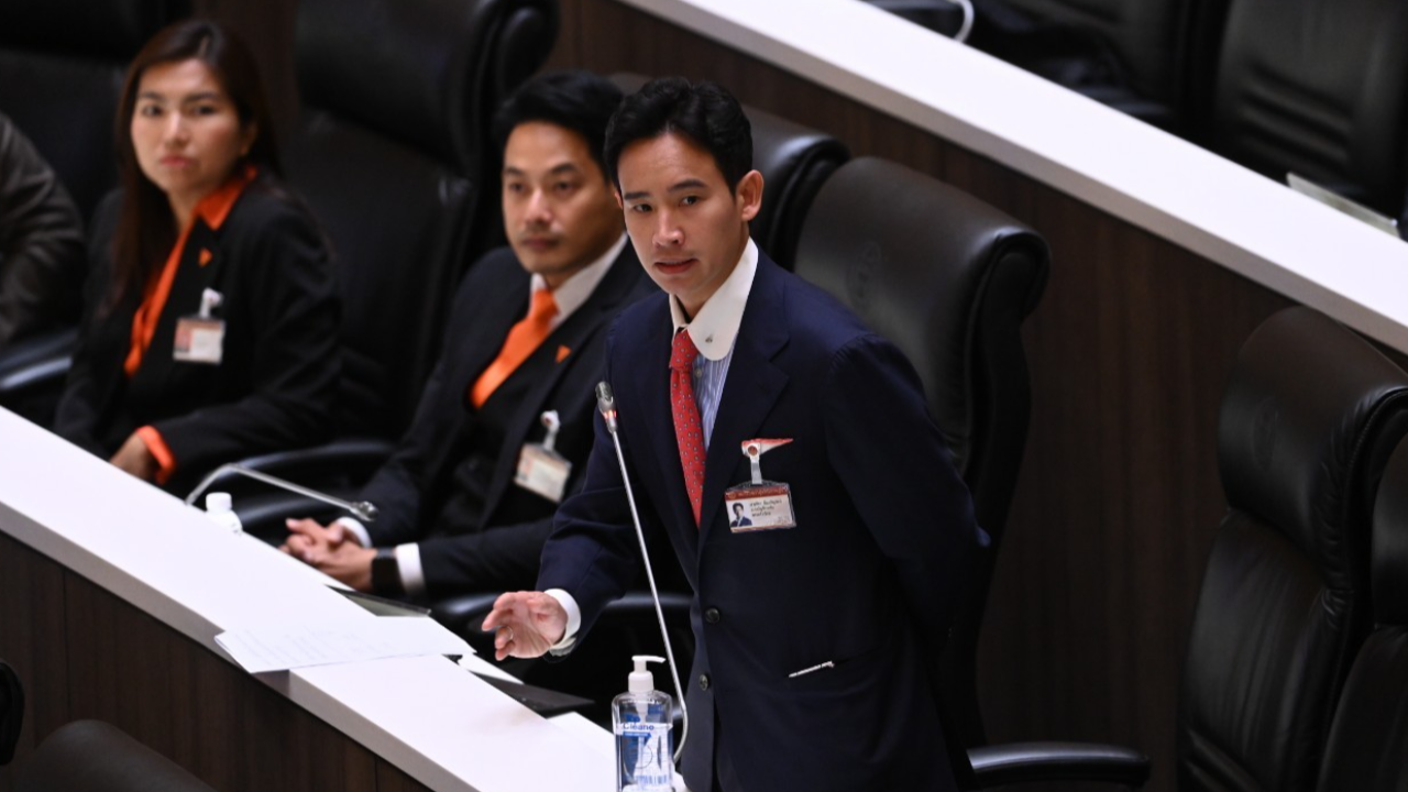 “พิธา” โชว์วิสัยทัศน์ ขอคืนความปกติให้กับการเมืองไทย วอน ส.ว. อย่างดออกเสียง