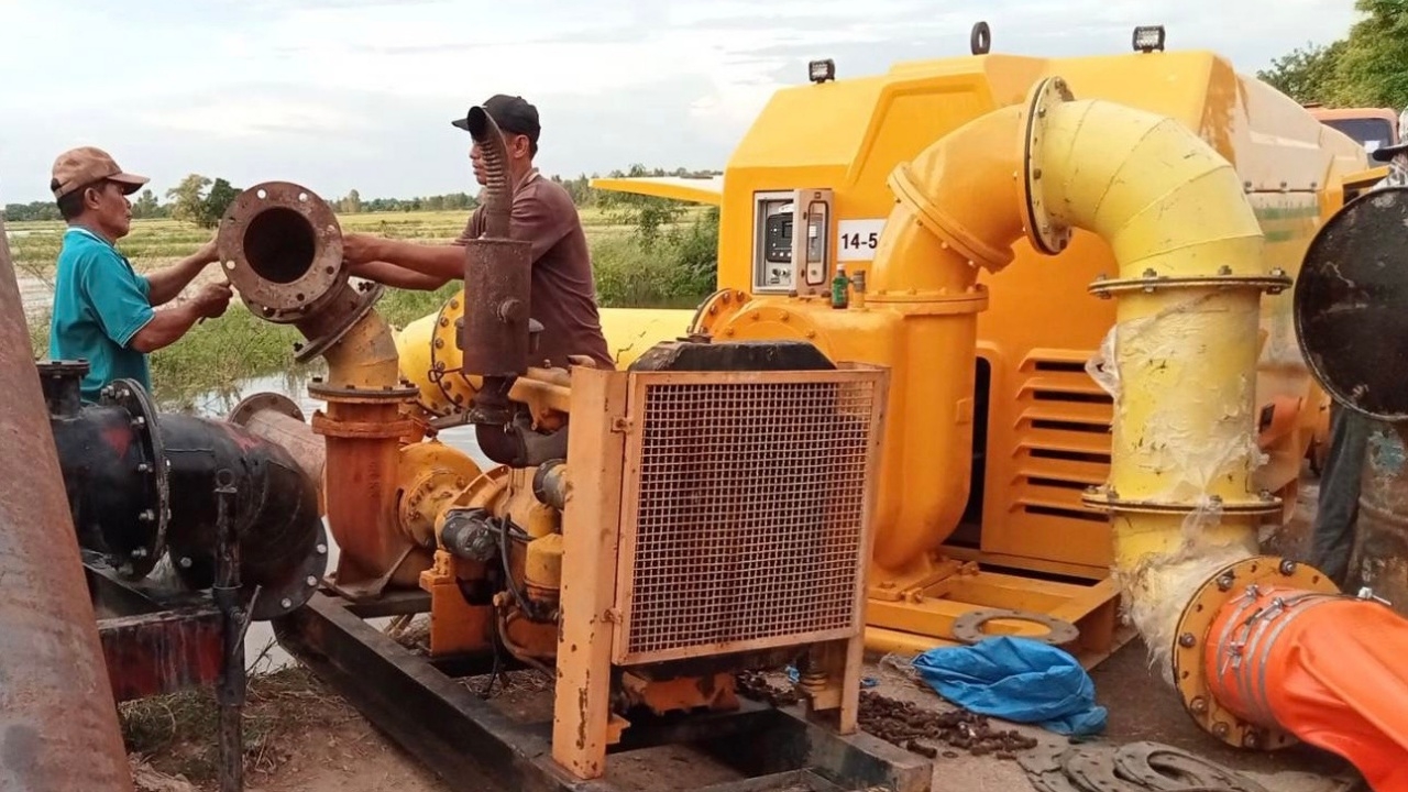 กรมชลประทาน เร่งติดเครื่องสูบน้ำเพิ่ม ป้องกันอุทกภัยในพื้นที่เสี่ยงฝนตกหนัก