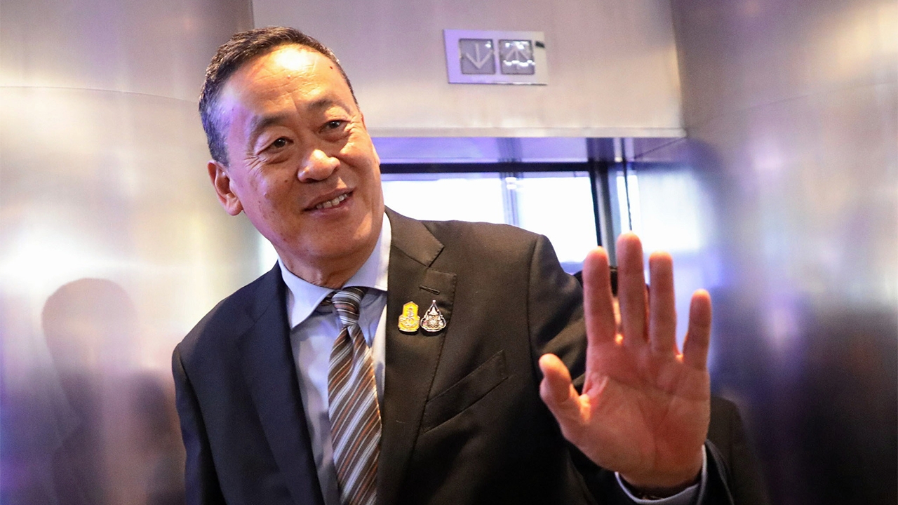 วิเคราะห์การเมือง : รำมวยหรูรอดูยิงหมัด